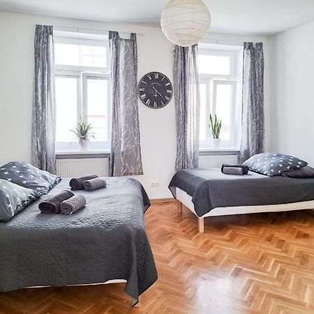 revLIVING Primus und Secundus Eggenburg - Garten - Netflix - Disney Plus - Nespresso Exterior foto