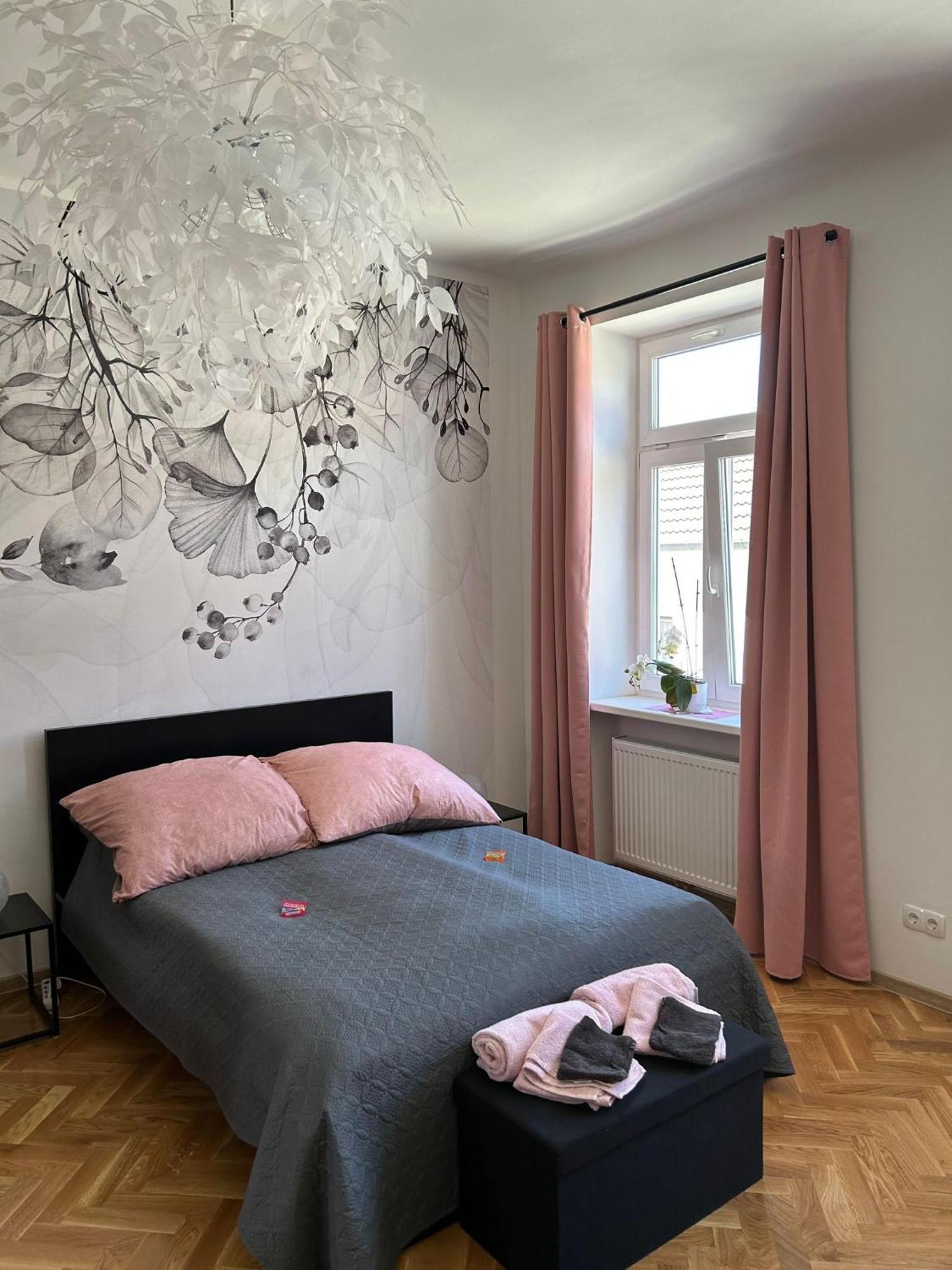 revLIVING Primus und Secundus Eggenburg - Garten - Netflix - Disney Plus - Nespresso Exterior foto